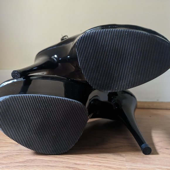 6" Patent Pleaser Ankle Strap Platform Pump - Picture 5 of 5